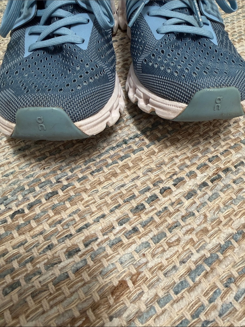 On Cloudswift Running Shoes - Picture 11 of 11